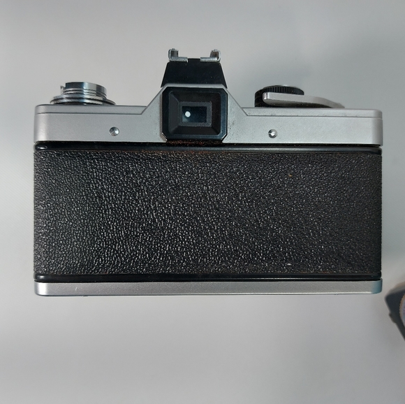 Praktica L 35mm Film Camera, German, Pentacon, 1969-75, Meyer-Optik Görlitz Lens - Picture 5 of 9